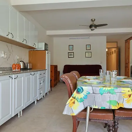 Sunny 3br With Balcony And Shared Pool , Wifi In Gozo