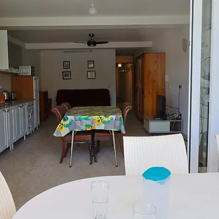 Sunny 3br With Balcony And Shared Pool , Wifi In Gozo Apartment *