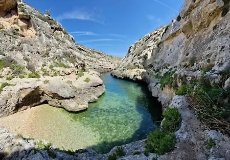Sunny 3br With Balcony And Shared Pool , Wifi In Gozo *