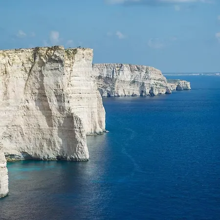 Sunny 3br With Balcony And Shared Pool , Wifi In Gozo